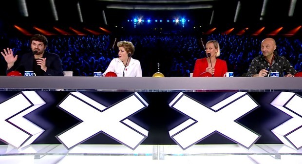 Italia’s Got Talent 2020, puntata 19 febbraio: Golden buzz per il Sunshine Gospel Chair, la Compagnia Colonna in finale