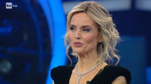 Sanremo 2020, Laura Chimenti conduttrice del Festival: “Nello studio del Tg1, mica c’è questo pubblico meraviglioso!”