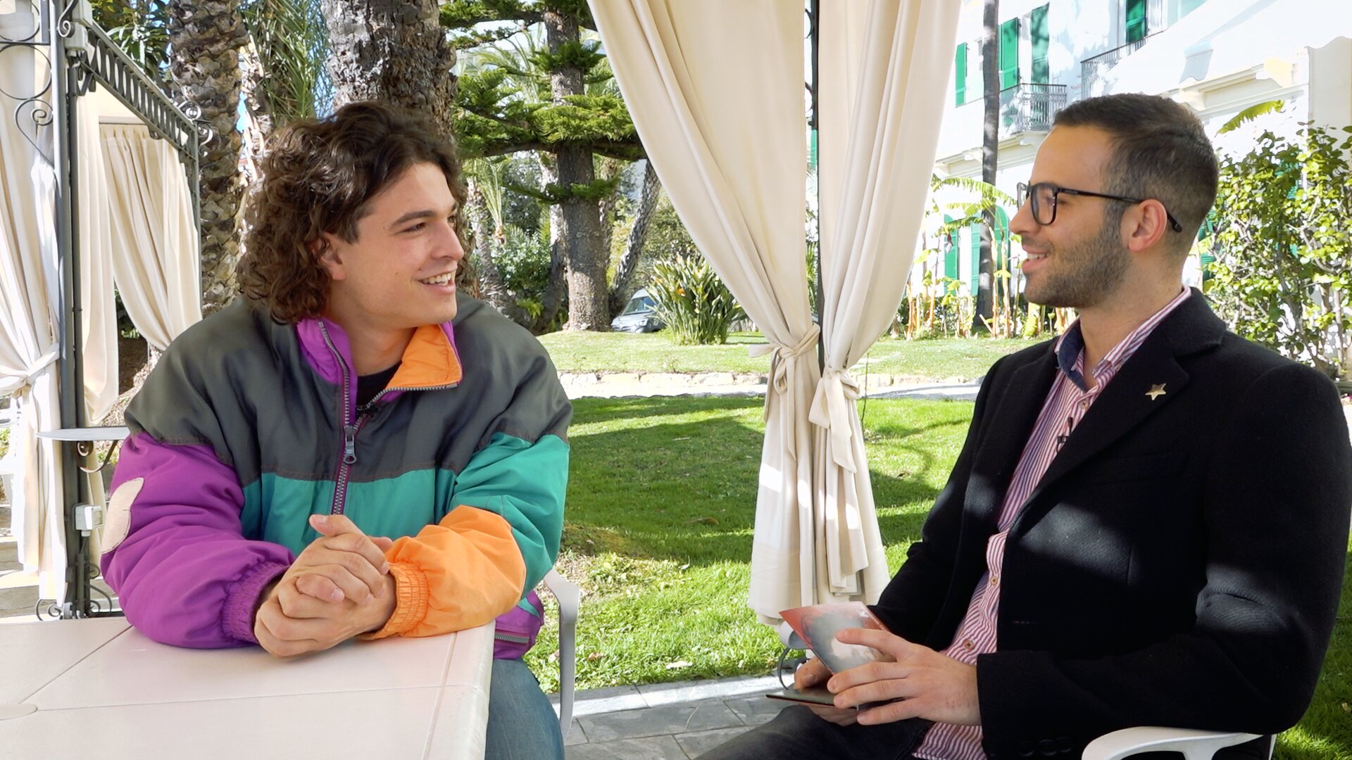 Sanremo 2020, intervista a Leo Gassman: “Vai Bene Così nata dopo X Factor. Un produttore ha cercato di buttarmi giù” (video)