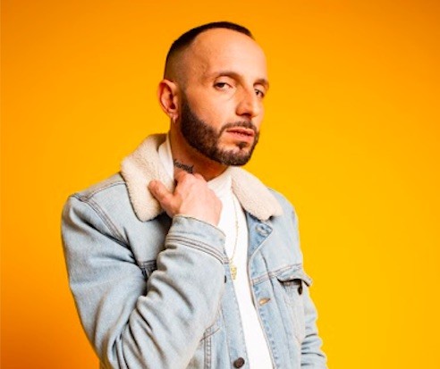 Ntò parla del nuovo disco Nevada: “L’album tratta di un mondo arido fatto di futili divertimenti”