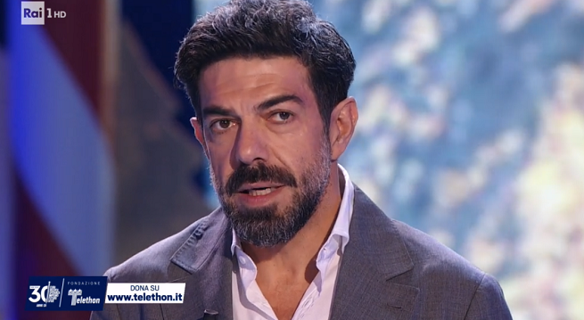 Sanremo 2020, Pierfrancesco Favino segna la tripletta e torna all’Ariston come ospite