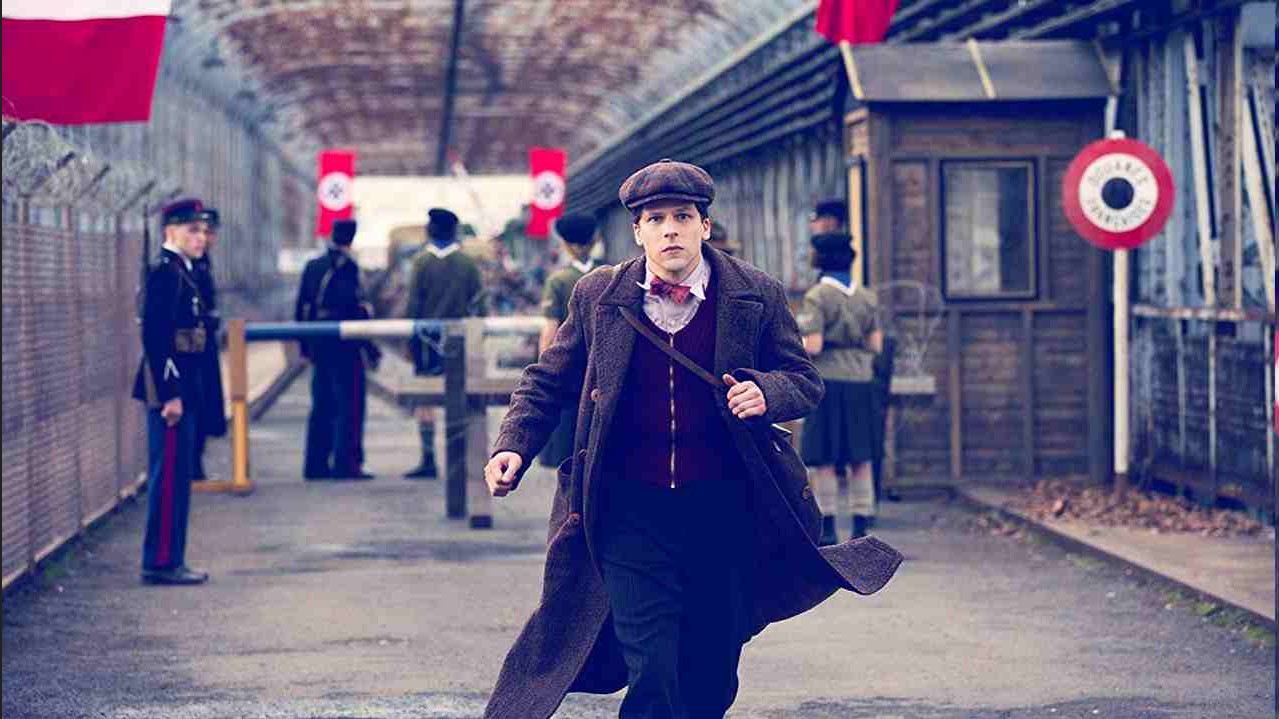 Resistance: trailer del film con Jesse Eisenberg nei panni di Marcel Marceau