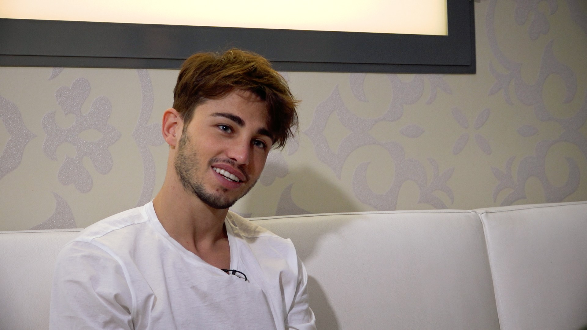 Sanremo 2020, intervista a Riki: “Combatto con i soliti pregiudizi. La classifica della demoscopica? Sopra di me c’è chi non lo merita”