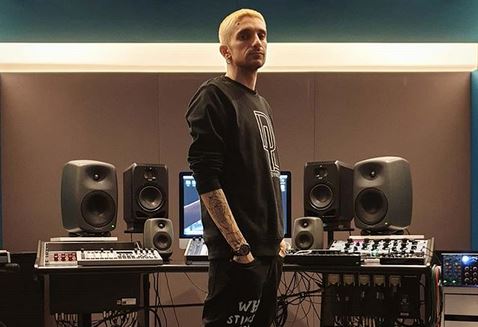 Skioffi sta lavorando al nuovo album: la foto su Instagram