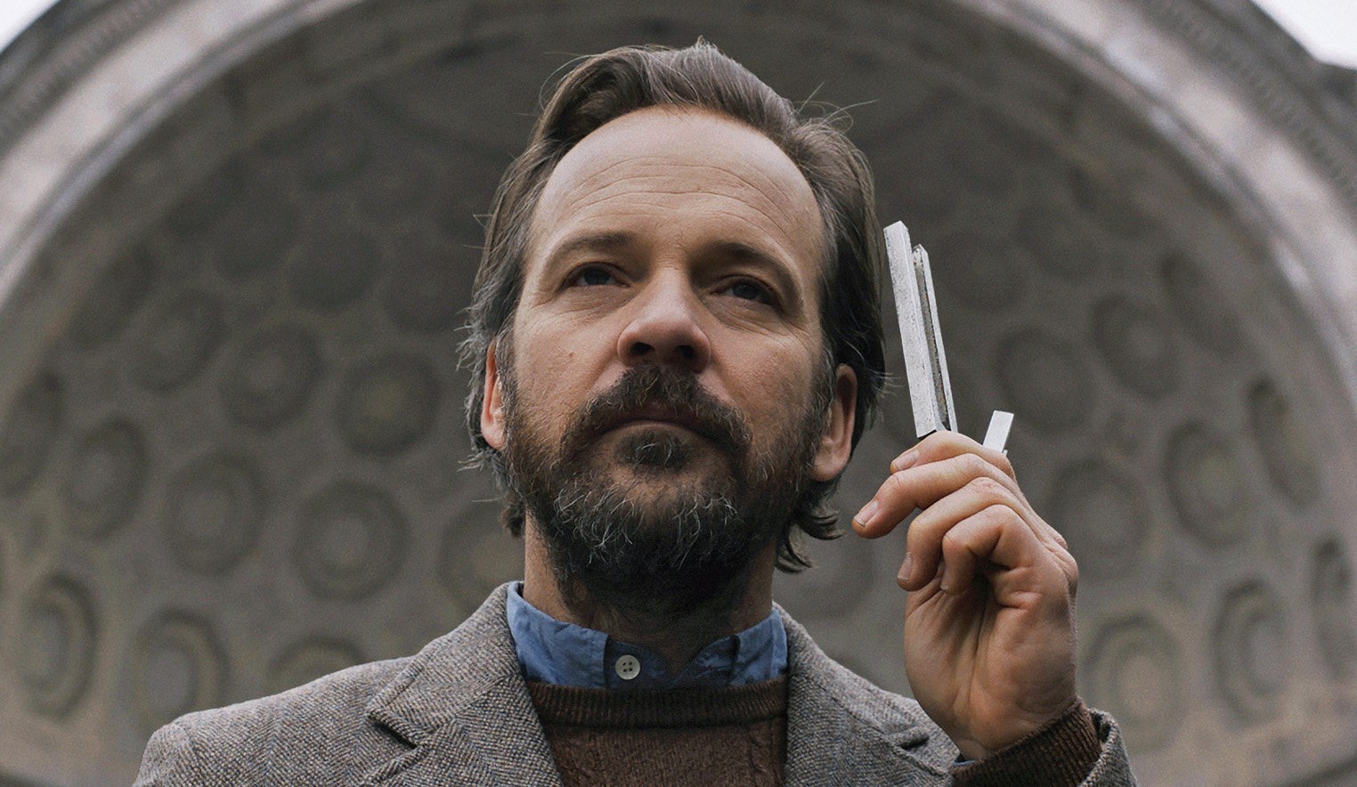 The Batman: Peter Sarsgaard parla delle voci su Harvey Dent