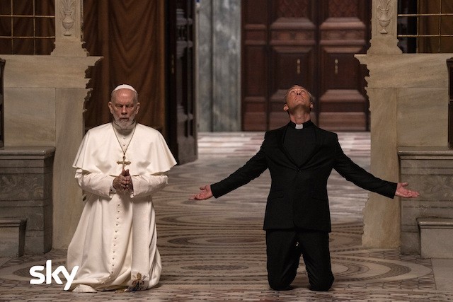 The New Pope, l’ultima puntata: i due Papi a confronto (Video)