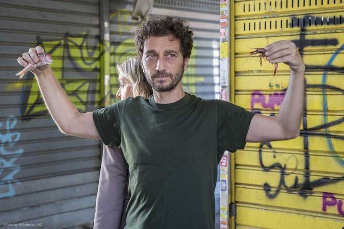 Dio salvi la Regina: trailer e trama della commedia di Andrés Arce Maldonado