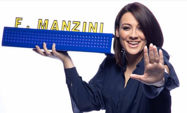 Francesca Manzini a Blogo: “Condurre Striscia è laurea dopo consacrazione ad Amici Celebrities. Pace fatta con Venier”