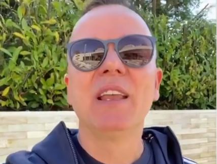 Gigi d’Alessio, Instagram: live streaming giovedì 12 marzo 2020 alle 18 #iostoacasa