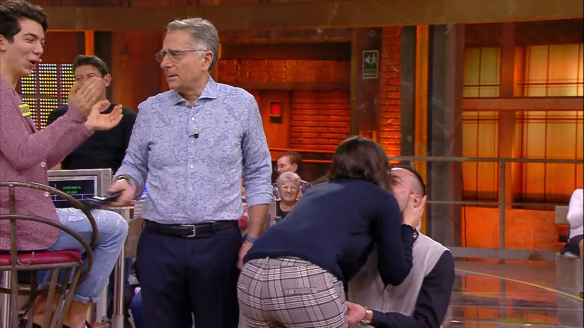 Proposta di matrimonio ad Avanti un altro (VIDEO)