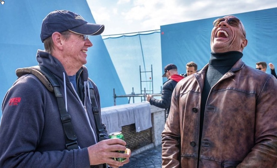 Red Notice: nuove foto dal set con The Rock