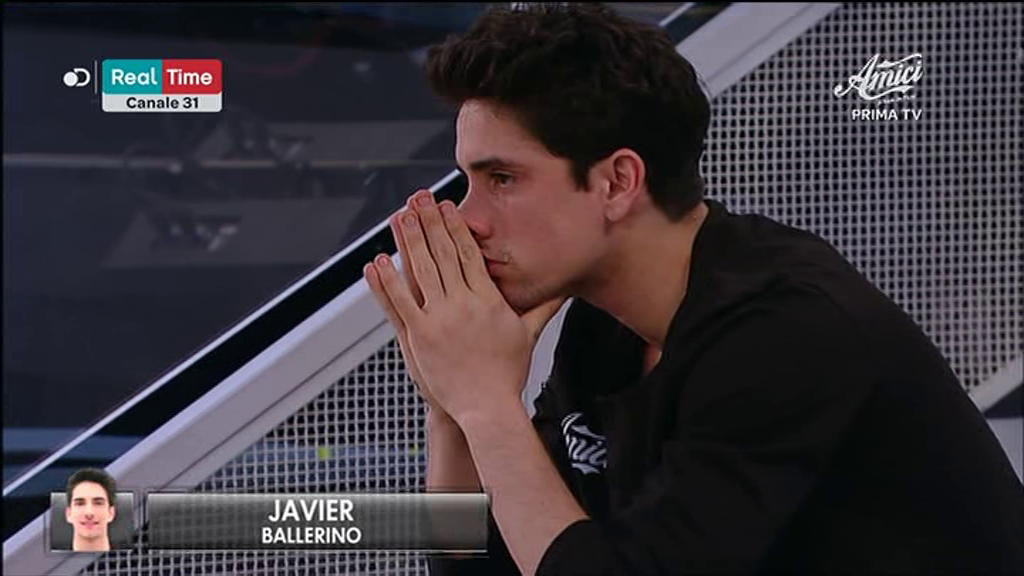 Amici 19, il pianto di Javier: “Mi sento sotto pressione, non so cosa fare”