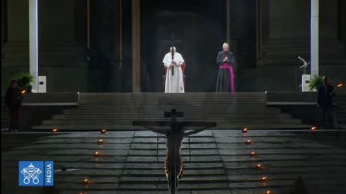 Pasqua 2020, Via Crucis di Papa Francesco in diretta tv