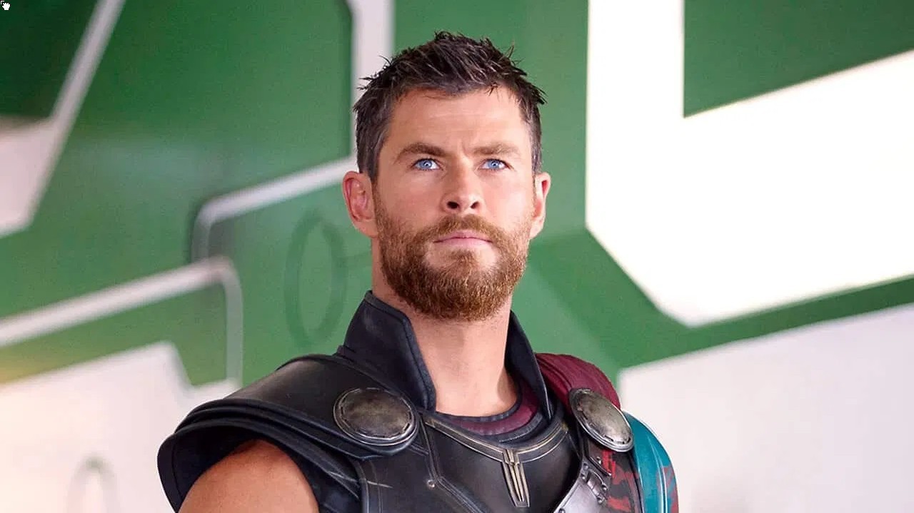 Thor 4: Chris Hemsworth mostra il suo allenamento per la quarantena Coronavirus (video)