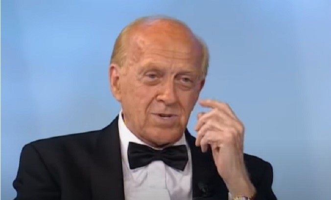 Ironia e umorismo nero, dieci anni senza Raimondo. Che sognava di condurre Carramba