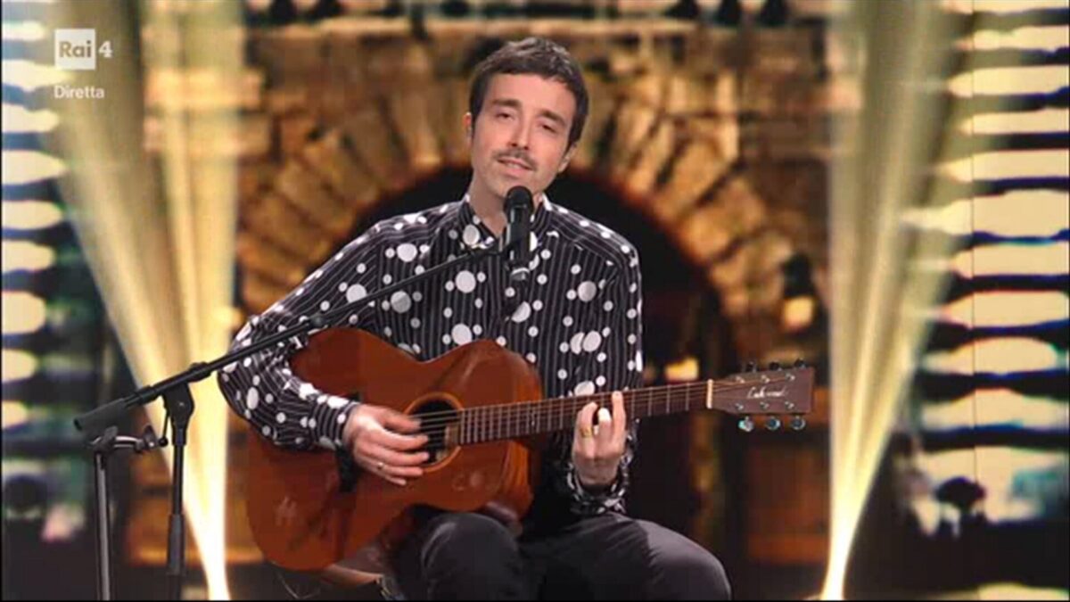 Diodato canta Volare (Nel blu dipinto di blu) all’Arena di Verona: ecco il video