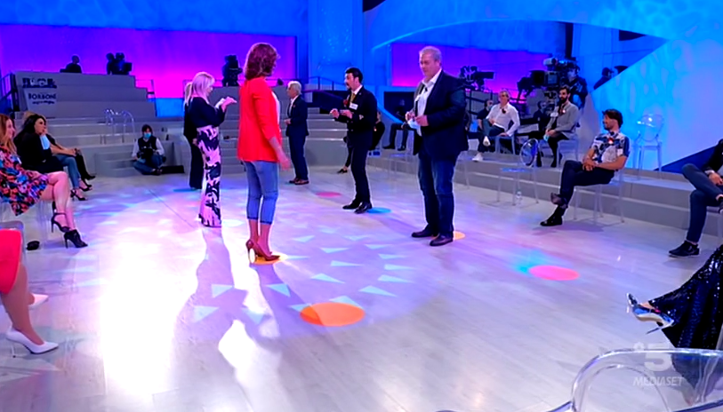 Uomini e donne e quanto vale in termini di share la faccia della De Filippi