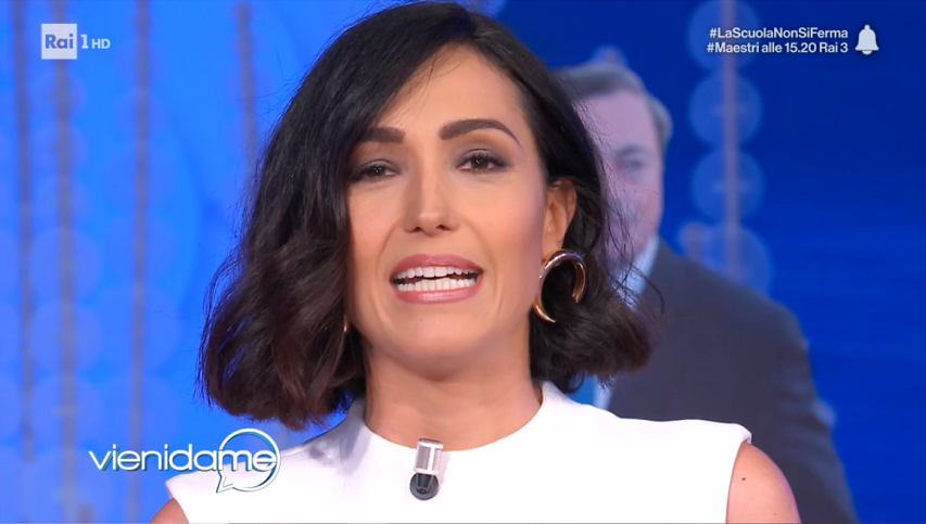 Vieni da Me, Caterina Balivo si commuove al rientro in studio (video)