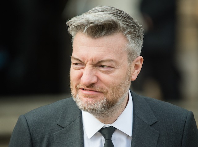 Black Mirror 6? Per Charlie Brooker non è il periodo adatto per storie “su società che cadono a pezzi”