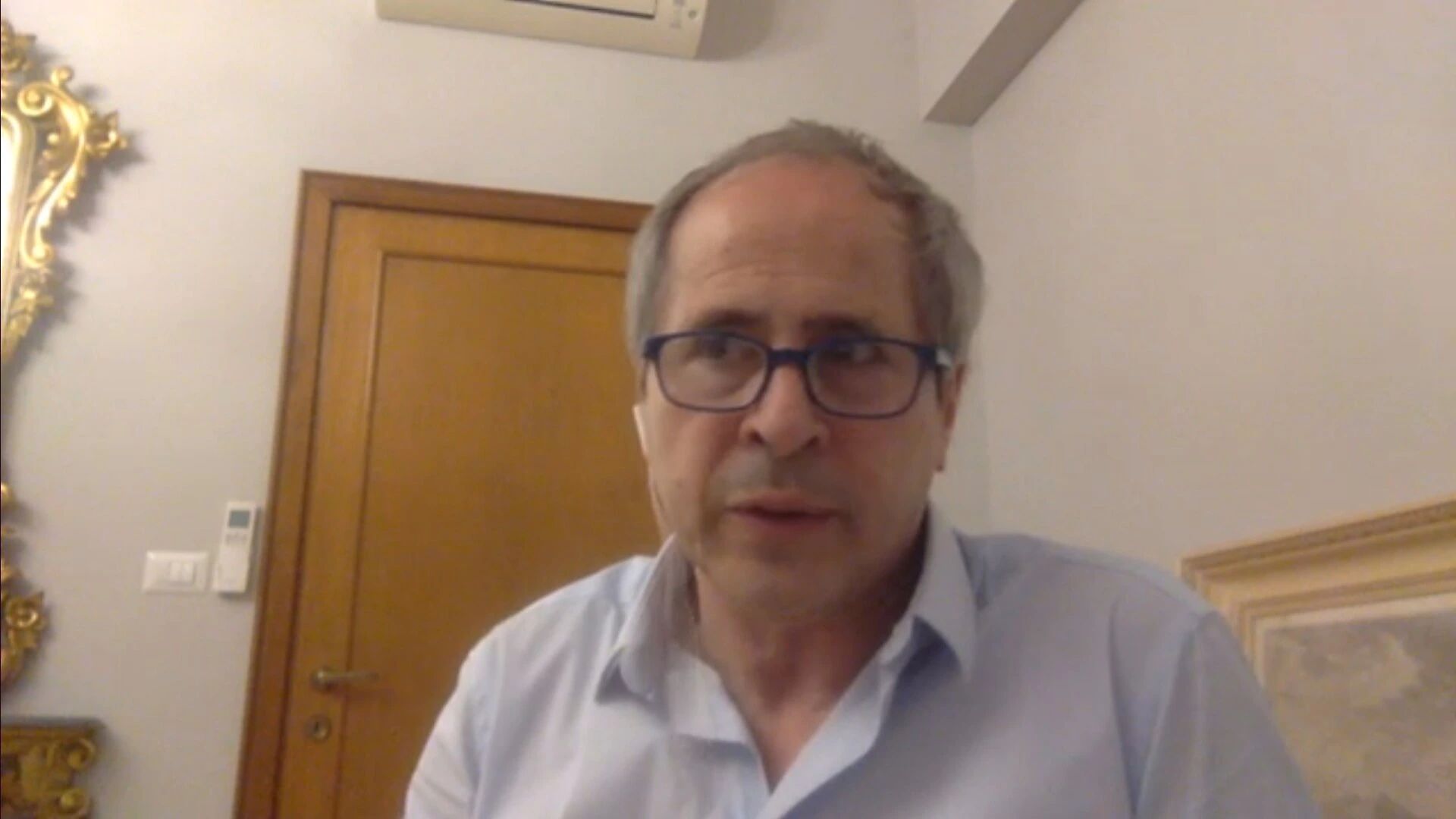 Crisanti: “Picco seconda ondata superato, ma ancora tanti morti”. Sileri: “Vaccino obbligatorio per alcune categorie”