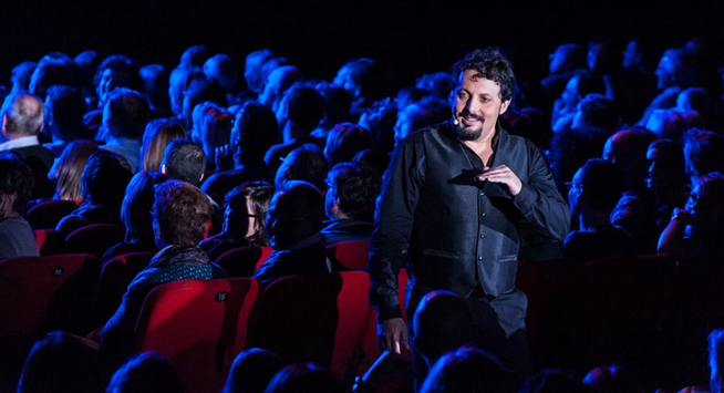 Enrico Brignano il primo giugno in prima serata su Rai2 (Anteprima Blogo)