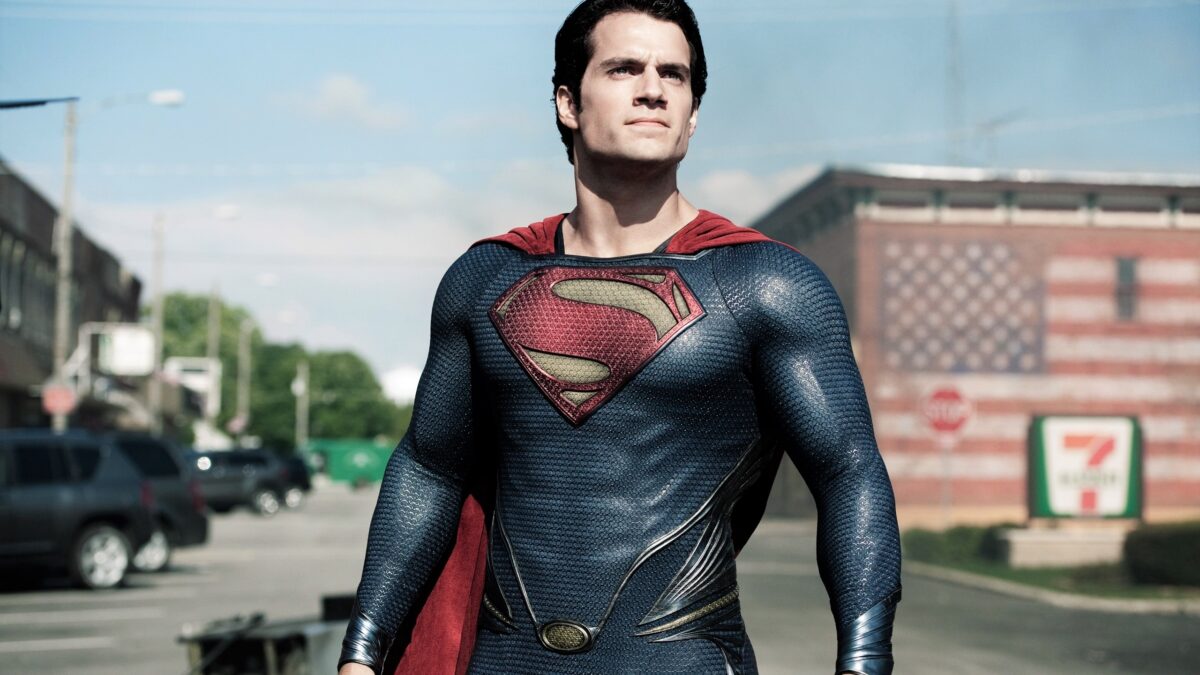 Henry Cavill si prepara a tornare come Superman, ma non in Man of Steel 2