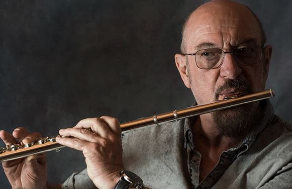Ian Anderson malato: “Sto soffrendo di una malattia polmonare incurabile”