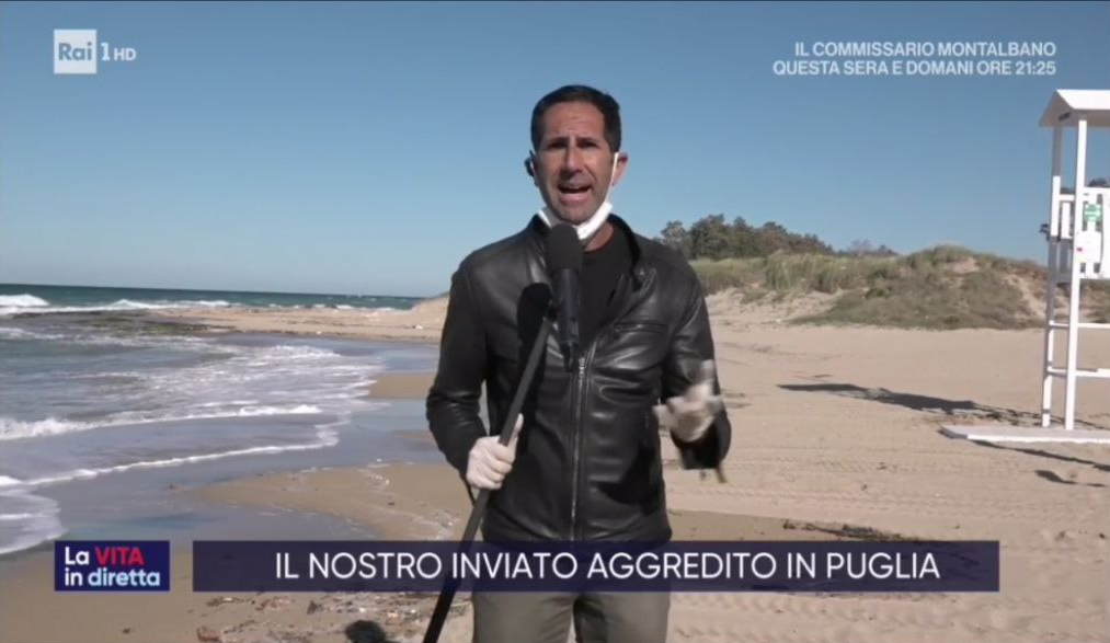 Aggredito inviato de La vita in diretta: “Io strattonato, il cameraman preso a calci” (VIDEO)