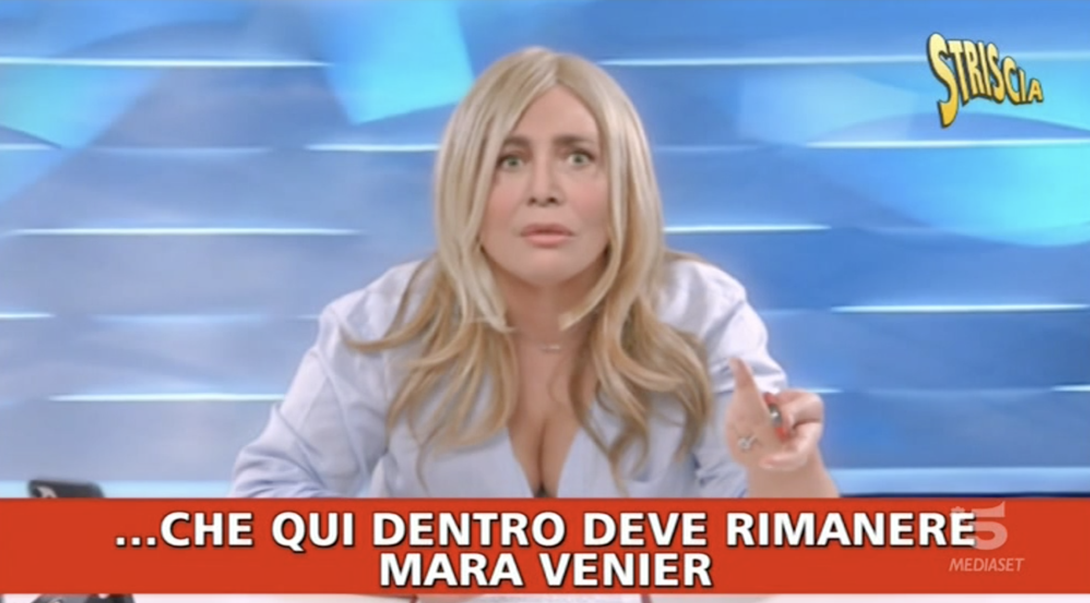 Striscia La Notizia punzecchia Mara Venier, tra il deepfake e un inedito fuori onda