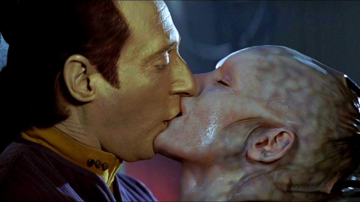 Star Trek: Data e la Regina Borg hanno fatto sesso in “Primo Contatto”
