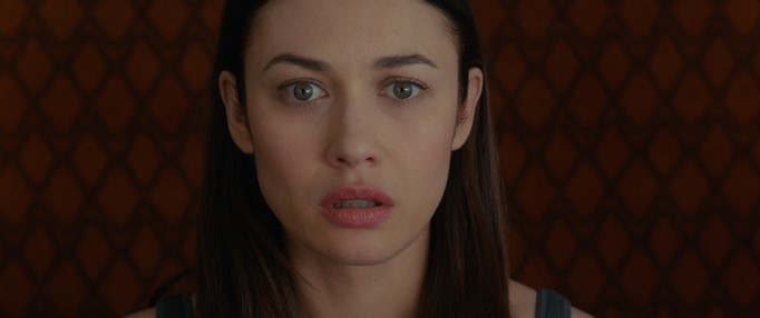 The Room: foto e locandina del thriller con Olga Kurylenko