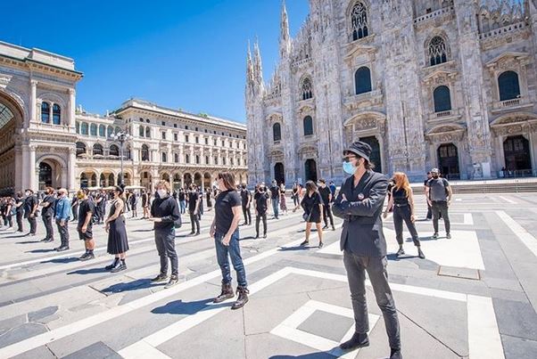 21 giugno, Festa della musica #senzamusica: i cantanti riuniti in Piazza Duomo a Milano, da Diodato a Levante