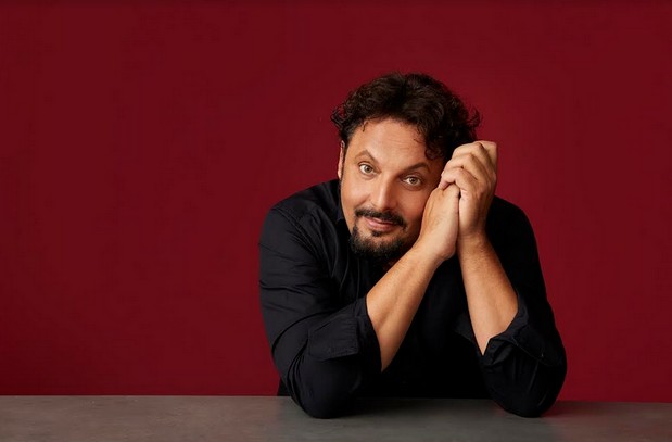 Brignano, tutto casa e teatro!: meglio il Brignano di una volta che i comici popolari di oggi