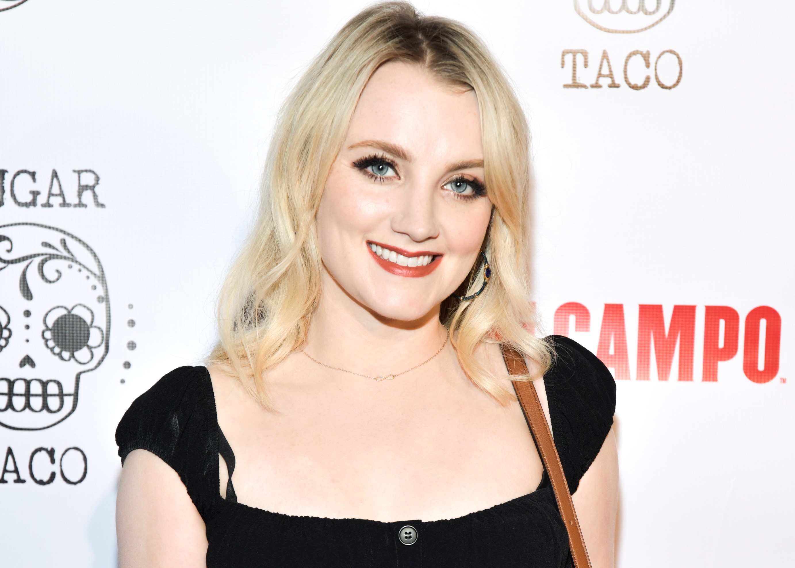 Evanna Linch difende JK Rowling ma non i suoi tweet anti-transgender