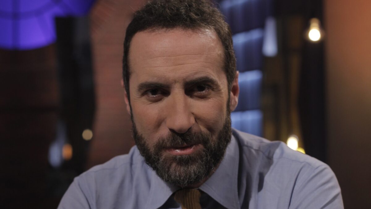 Accordi & Disaccordi, Luca Sommi a Blogo: “Il nostro core-business è la domanda. L’ospite che vorrei? Grillo. E Renzi, ma non risponde agli inviti…”