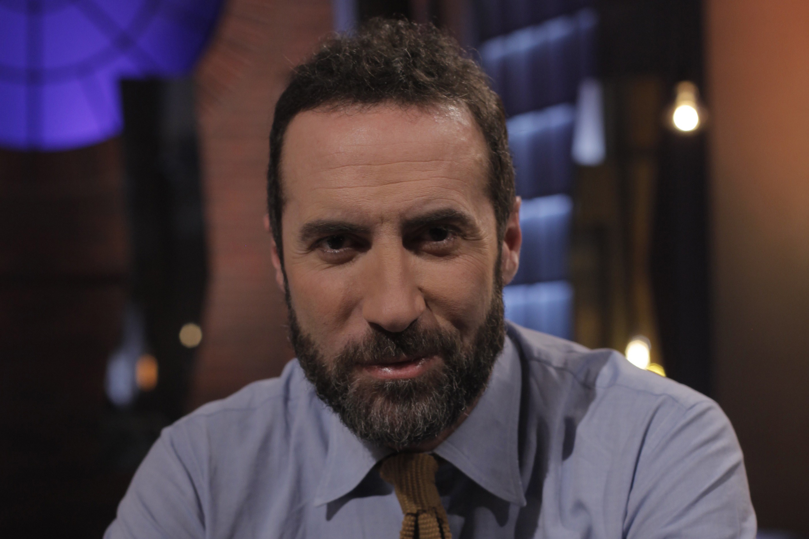 Accordi & Disaccordi, Luca Sommi a Blogo: “Il nostro core-business è la domanda. L’ospite che vorrei? Grillo. E Renzi, ma non risponde agli inviti…”