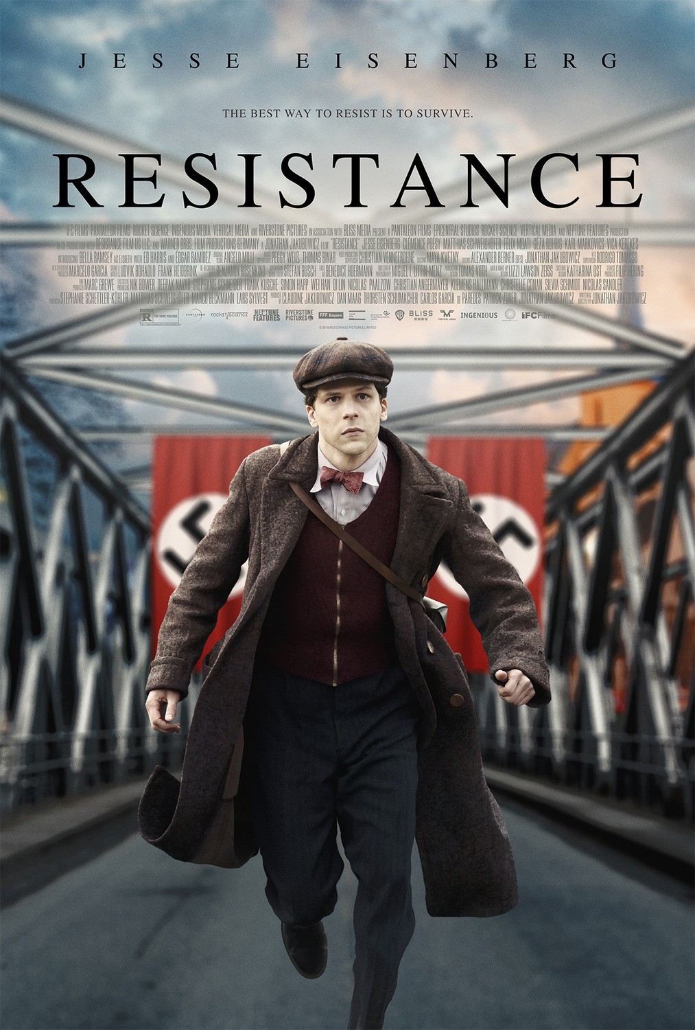 Resistance: locandine del film con Jesse Eisenberg (In digitale dal 23 giugno)