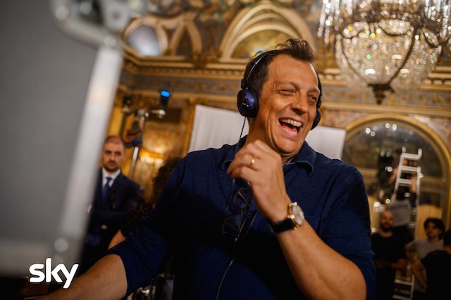 A casa tutti bene, cosa sappiamo della prima serie tv Sky di Gabriele Muccino