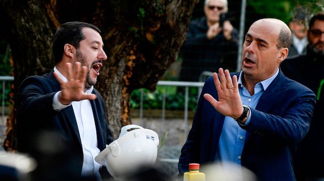 Scontro Salvini-Zingaretti su chiusura a Pasqua. E Dessì lascia il M5S