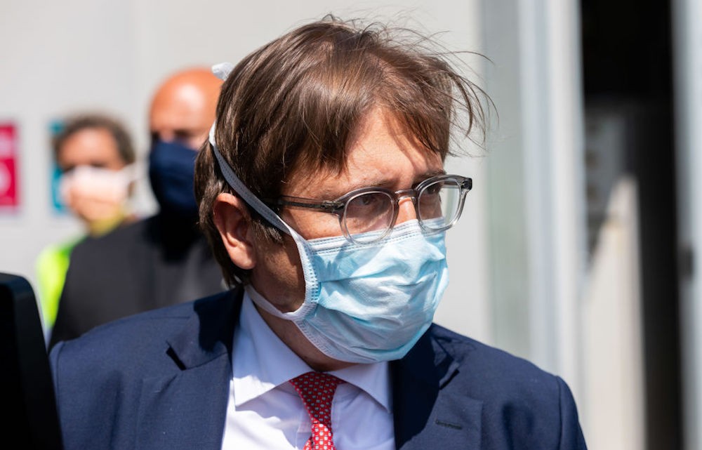 Sileri: “Vaccino obbligatorio se non copriamo due terzi degli italiani”. Miozzo: “Obbligo in RSA e ospedali”