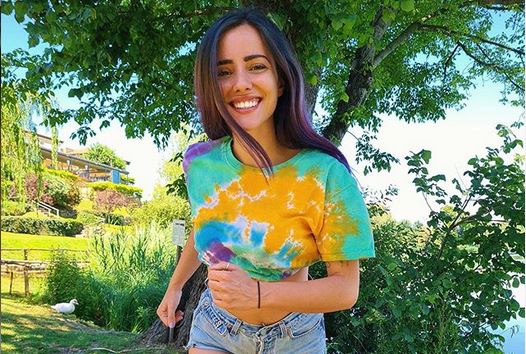 Giulia Penna a Blogo: “‘Bacio a distanza’ è nato durante il lockdown: dall’incertezza del domani si deve sempre trovare la forza per rilanciarsi”