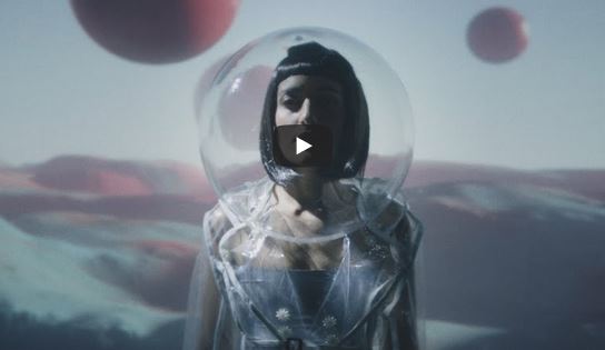 Sirene, Levante: testo e video ufficiale