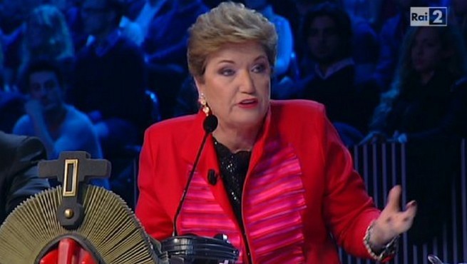 L’accusa di omosessualizzazione di Rai1, le reazioni di Maionchi e Diaco a Blogo