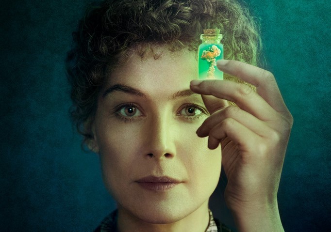 Radioactive con Rosamund Pike arriva in digitale il 15 luglio