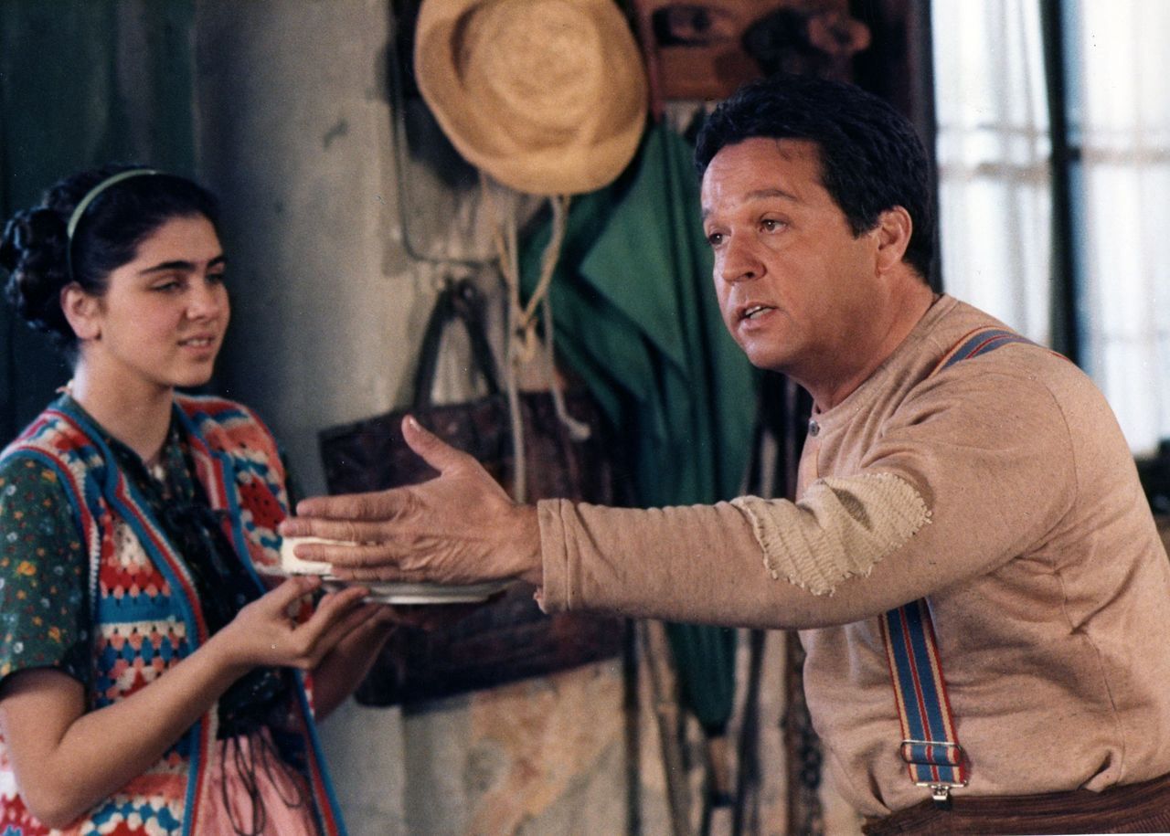 Stasera in tv: “Il ragazzo di campagna” su Rete 4