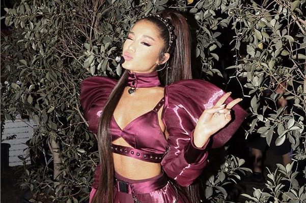 Anche Ariana Grande chiede a Rihanna di pubblicare il nuovo album…