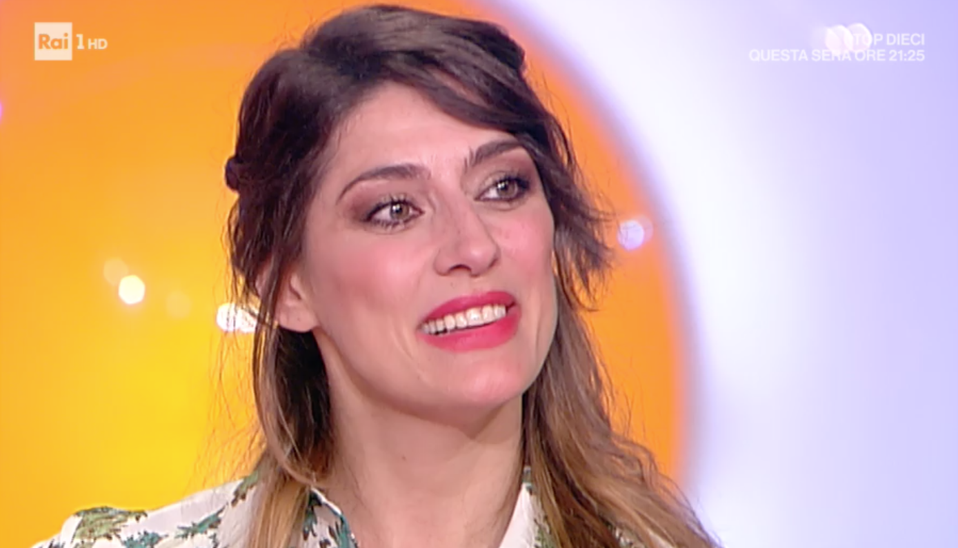 Elisa Isoardi: “Ballando con le stelle sarà una grande prova per me” (e Ciacci spoilera chi la affiancherà?) (VIDEO)