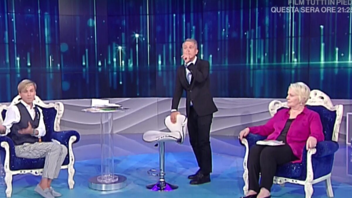 Ancora tensione a Io e te, Diaco: “Fate silenzio in studio, noi stiamo lavorando”