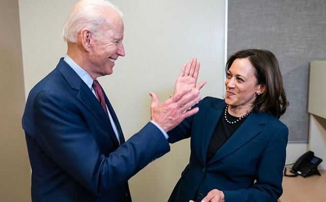Kamala Harris, la sua playlist con 46 brani: “Ecco le canzoni che ascolto in macchina durante la campagna di quest’estate”