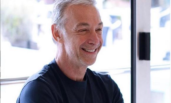 Discoteche chiuse, Linus si sfoga: “Perché le avete fatte aprire, eravate ubriachi o interessati? A Ibiza hanno avuto il coraggio di tenerle chiuse”